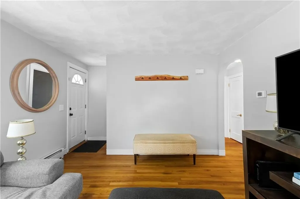 328 Maple Street Warwick RI 02888