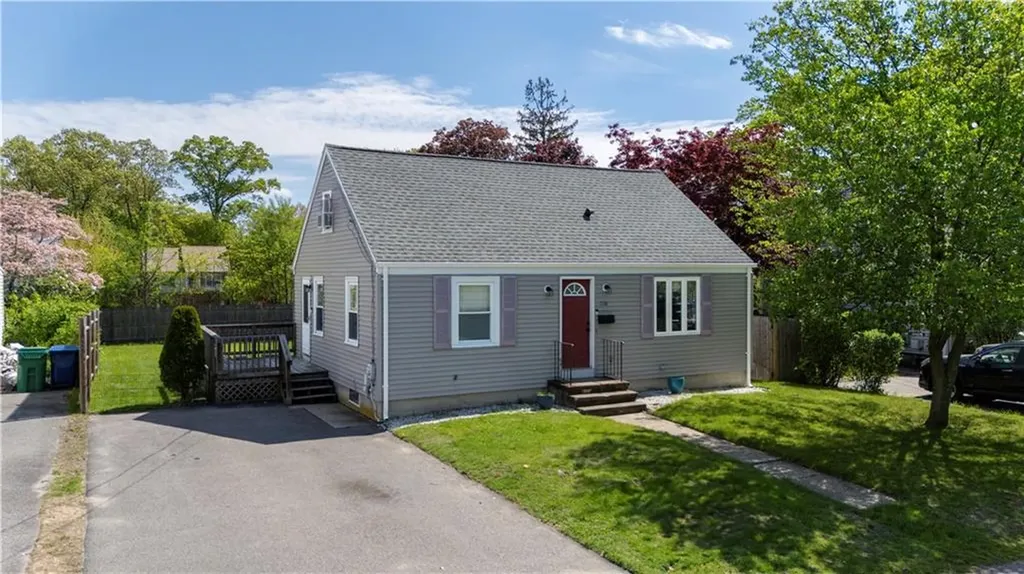 328 Maple Street Warwick RI 02888