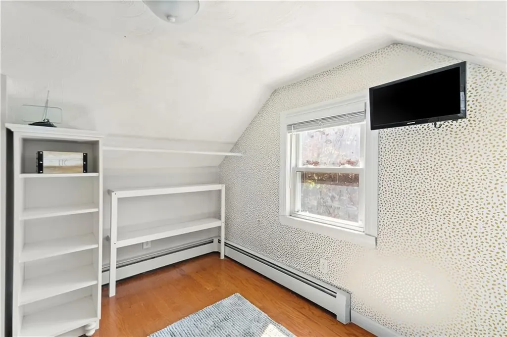 328 Maple Street Warwick RI 02888