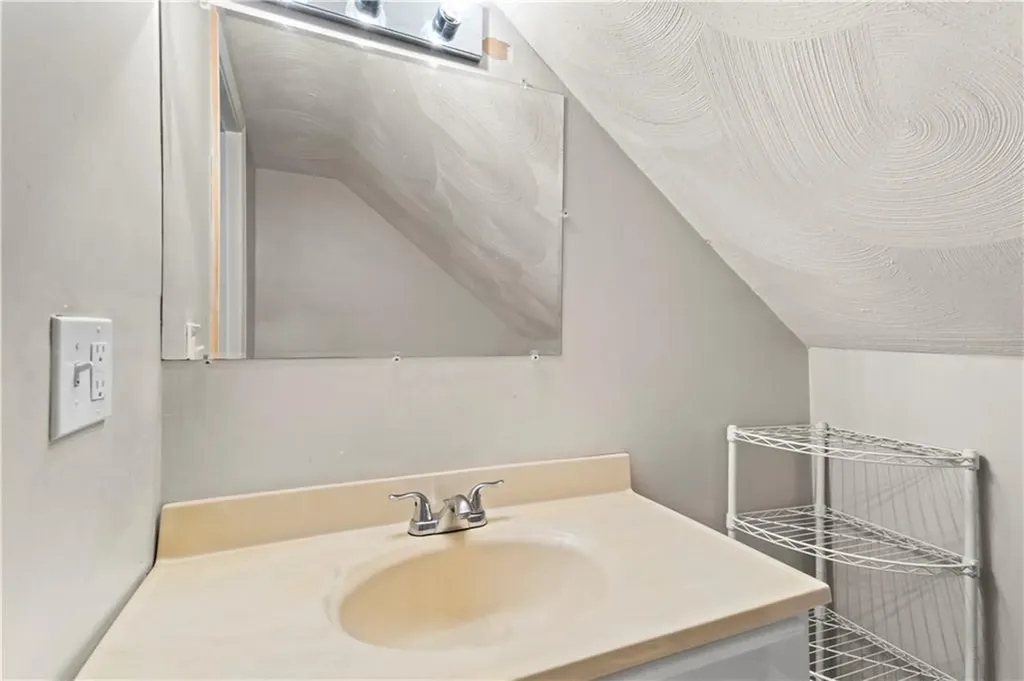 328 Maple Street Warwick RI 02888