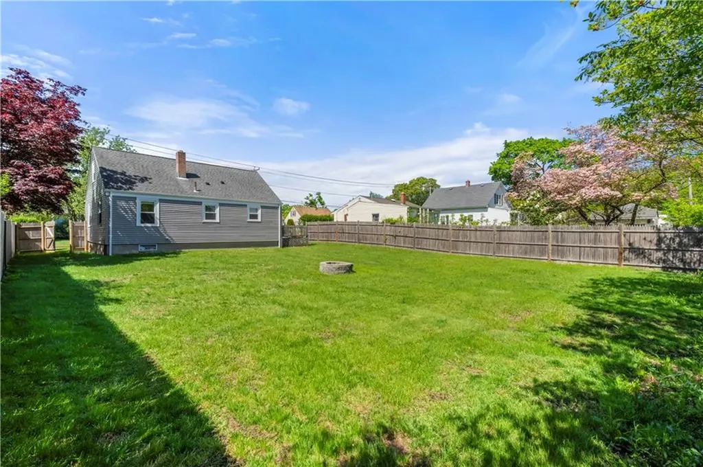 328 Maple Street Warwick RI 02888