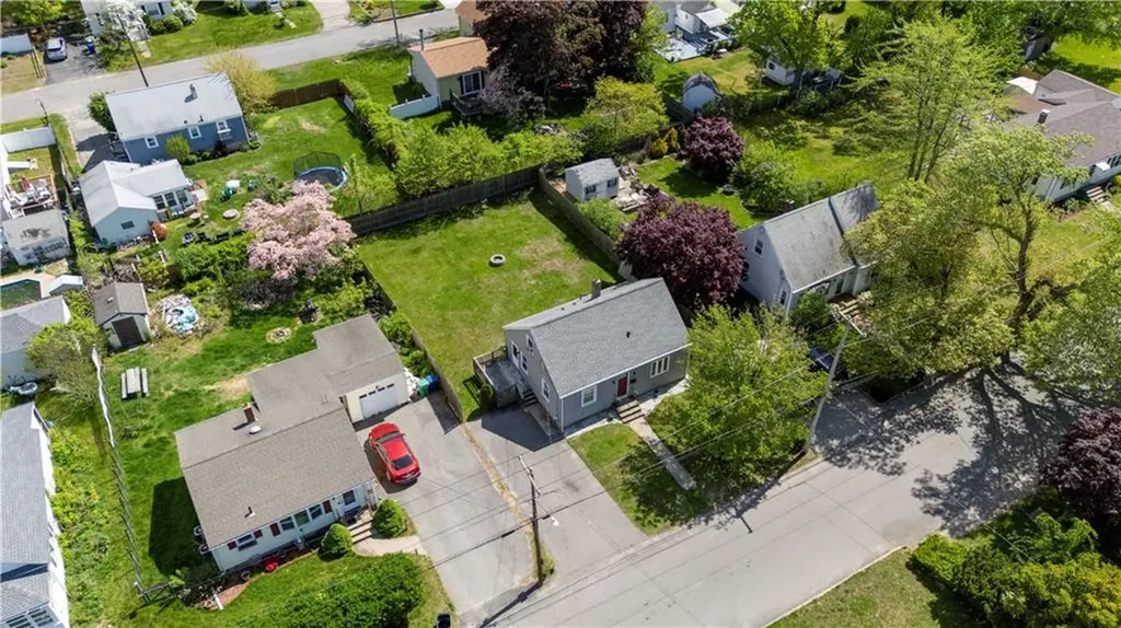 328 Maple Street Warwick RI 02888