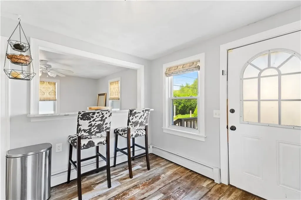 328 Maple Street Warwick RI 02888