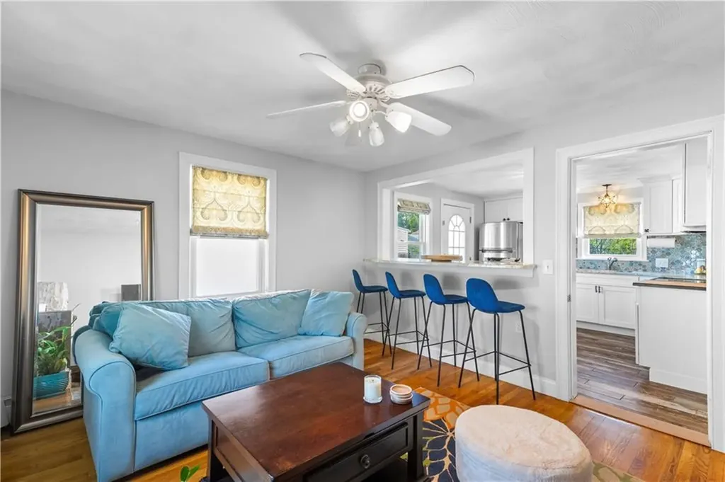 328 Maple Street Warwick RI 02888