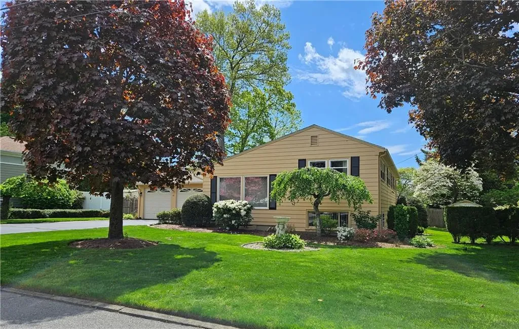 66 East Bel Air Road Cranston RI 02920