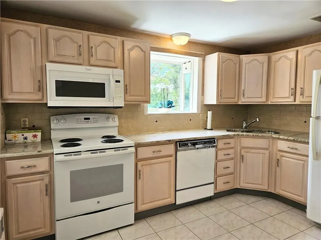 66 East Bel Air Road Cranston RI 02920