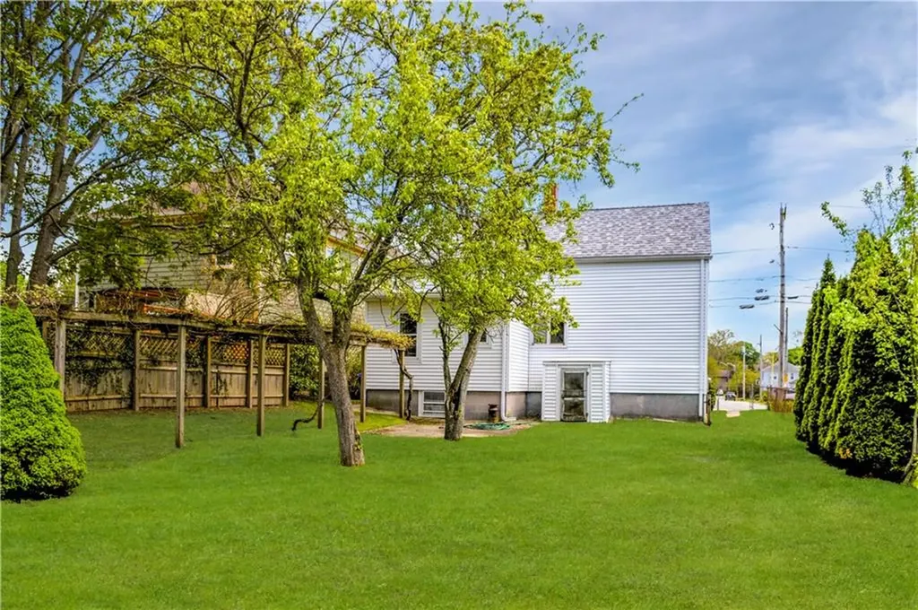 153 Mount Hope Avenue Bristol RI 02809