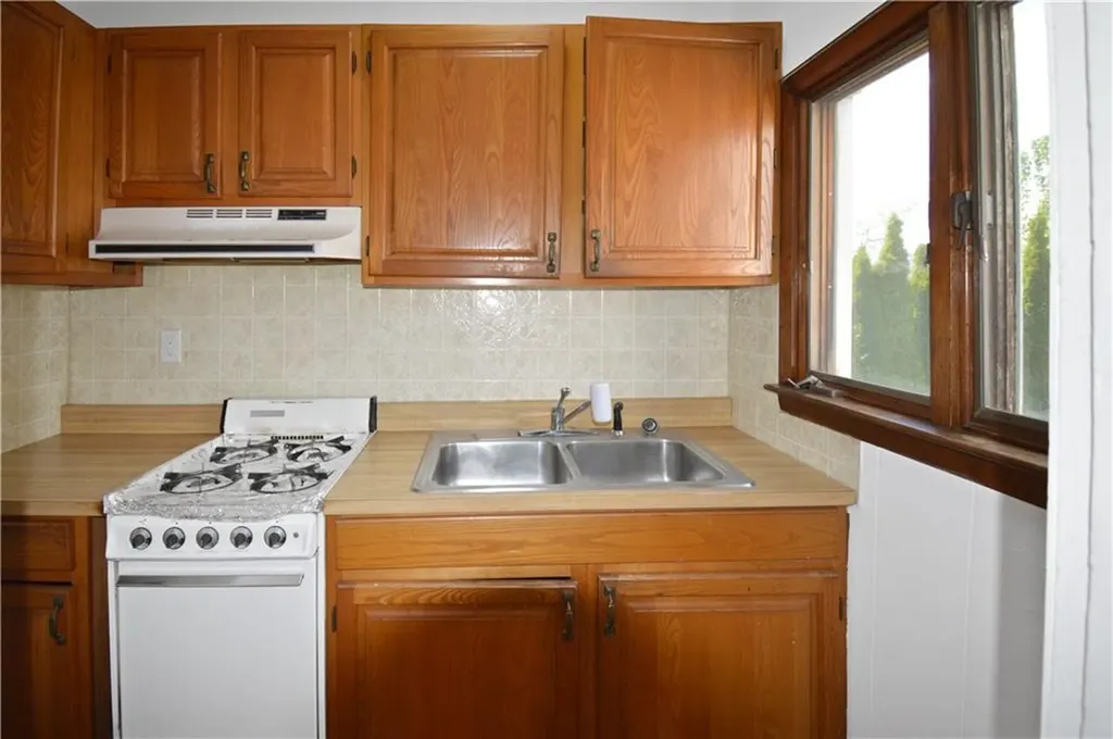 153 Mount Hope Avenue Bristol RI 02809