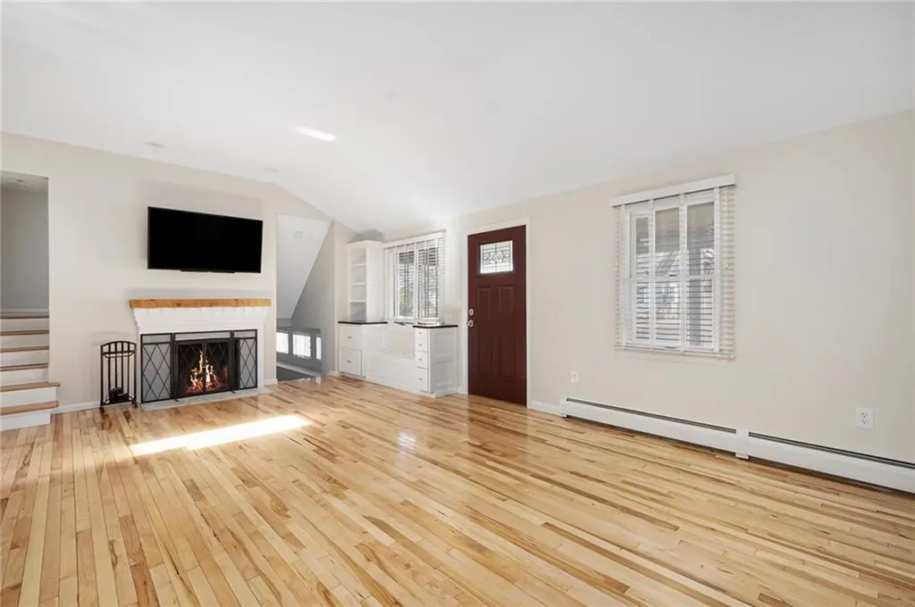 10 Virginia Road Barrington RI 02806