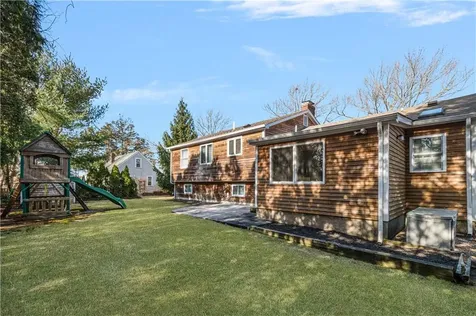 10 Virginia Road Barrington RI 02806