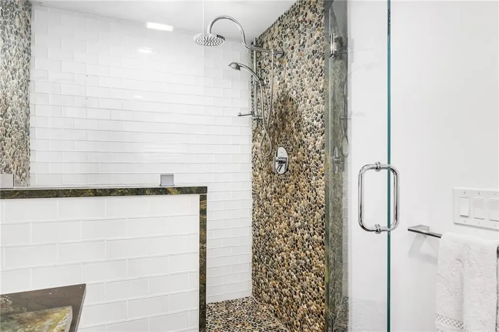 20 Algonquin Road East Providence RI 02916