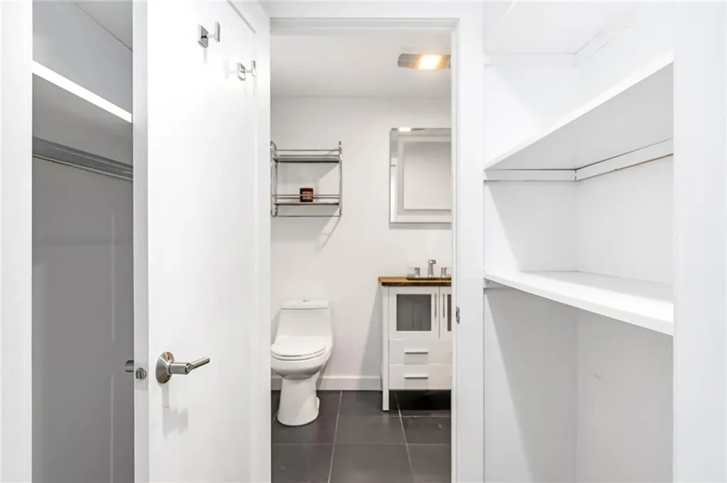 20 Algonquin Road East Providence RI 02916