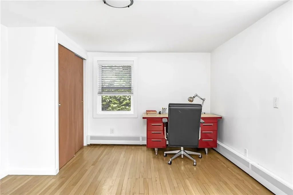 20 Algonquin Road East Providence RI 02916