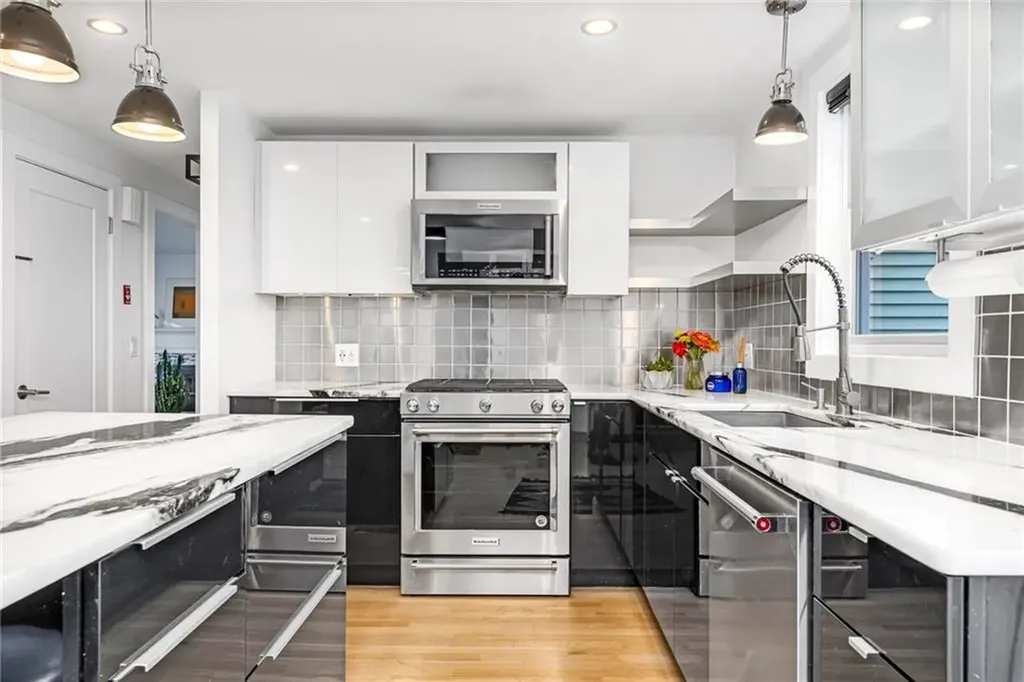 20 Algonquin Road East Providence RI 02916