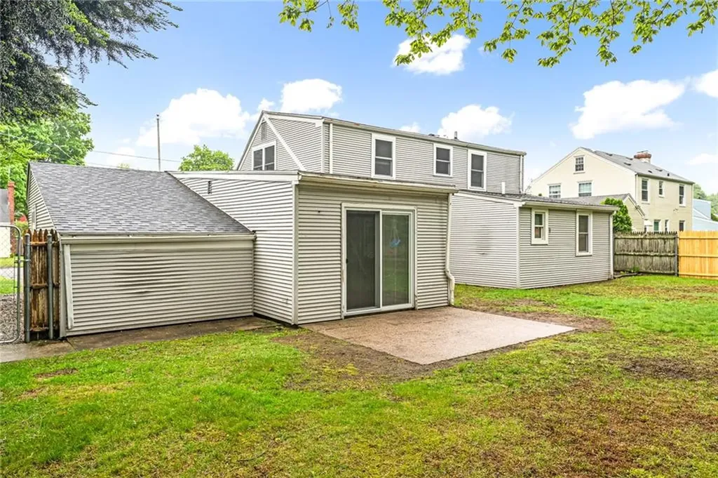 20 Algonquin Road East Providence RI 02916