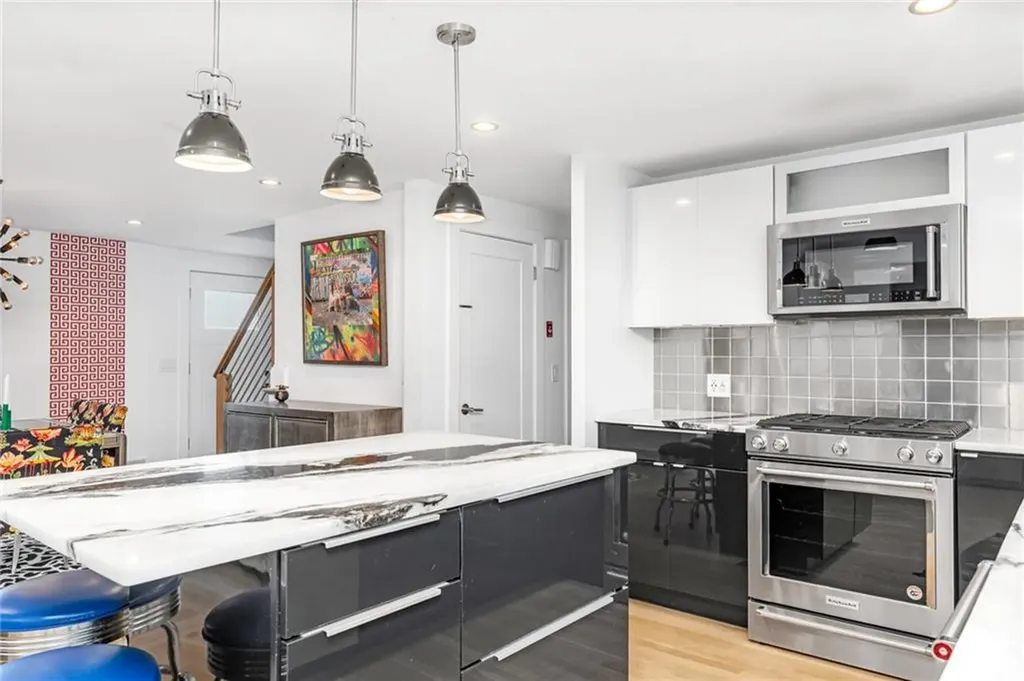 20 Algonquin Road East Providence RI 02916