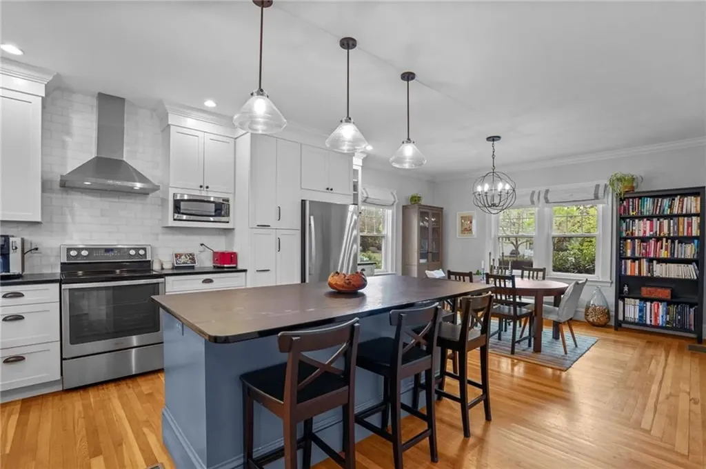 124 Jastram Street Providence RI 02908