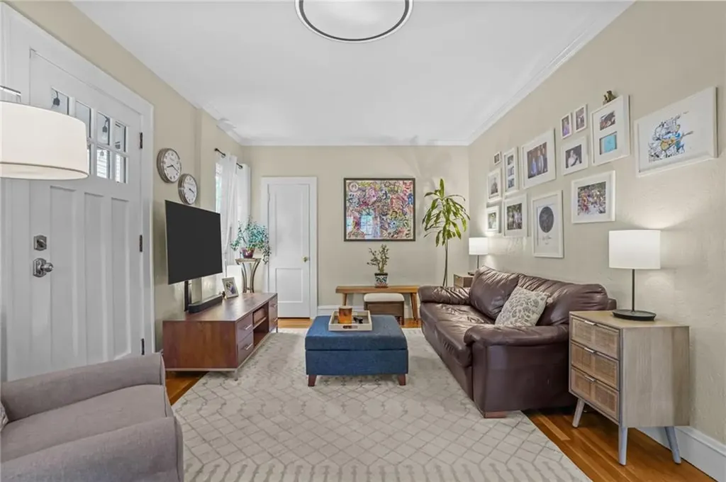 124 Jastram Street Providence RI 02908
