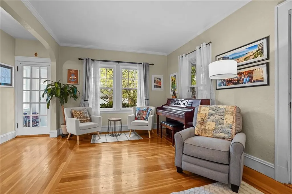 124 Jastram Street Providence RI 02908