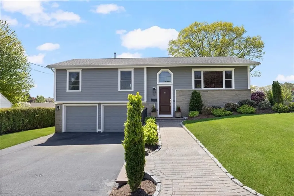 26 Leawood Drive Cranston RI 02920