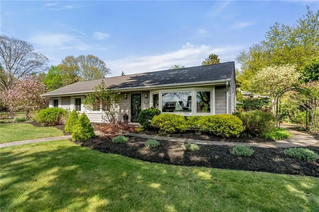 6 Crawford Avenue Warwick RI 02889