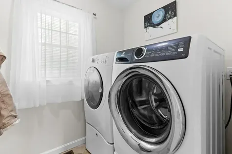 1740 Bulgarmarsh Road Tiverton RI 02878