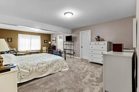 1740 Bulgarmarsh Road Tiverton RI 02878