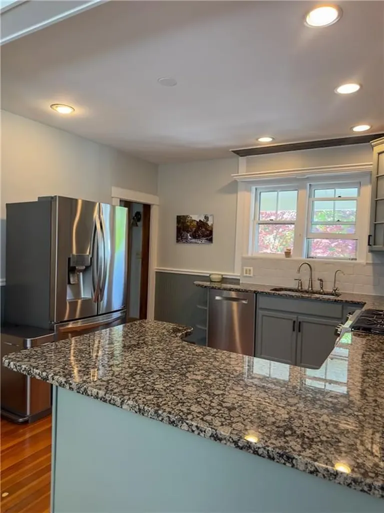 79 Bayside Avenue Warwick RI 02888