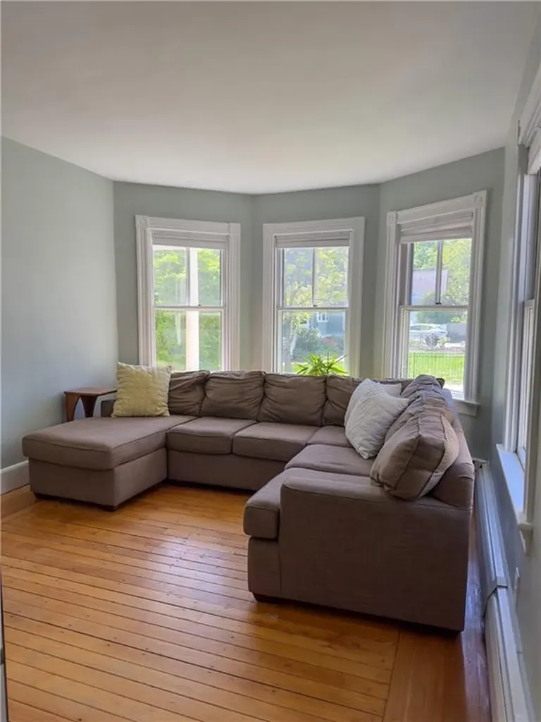 79 Bayside Avenue Warwick RI 02888