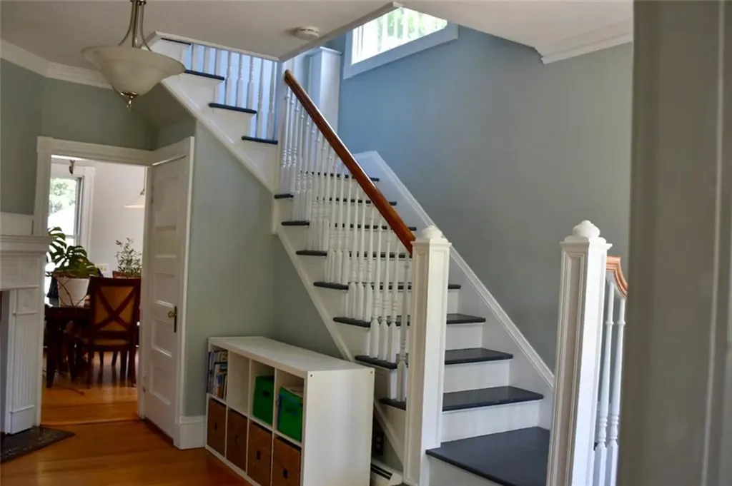 79 Bayside Avenue Warwick RI 02888
