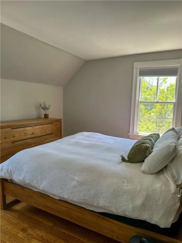 79 Bayside Avenue Warwick RI 02888