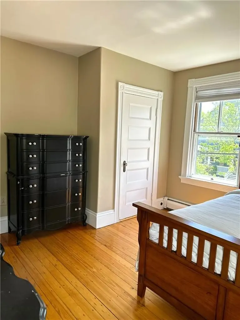 79 Bayside Avenue Warwick RI 02888