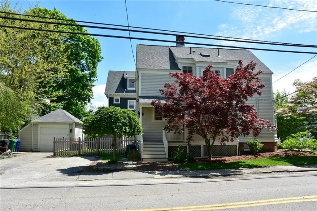 79 Bayside Avenue Warwick RI 02888