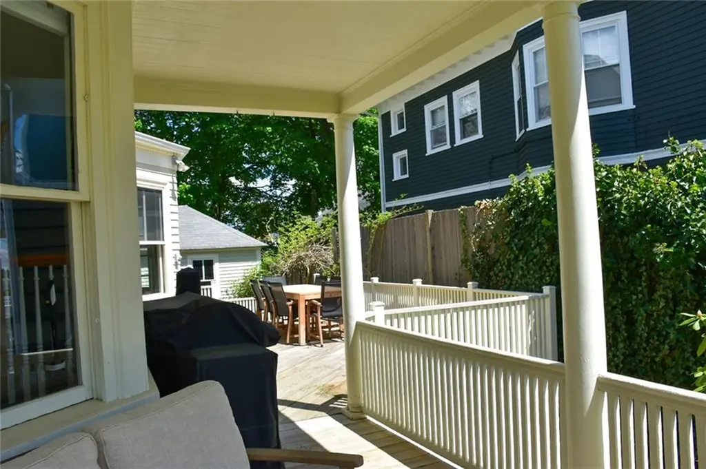 79 Bayside Avenue Warwick RI 02888