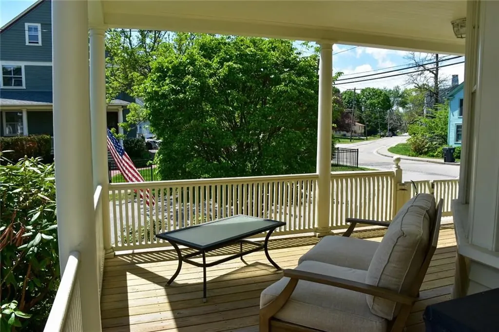 79 Bayside Avenue Warwick RI 02888