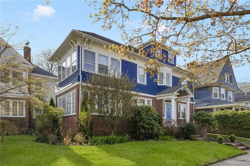 1305 Narragansett Boulevard Cranston RI 02905