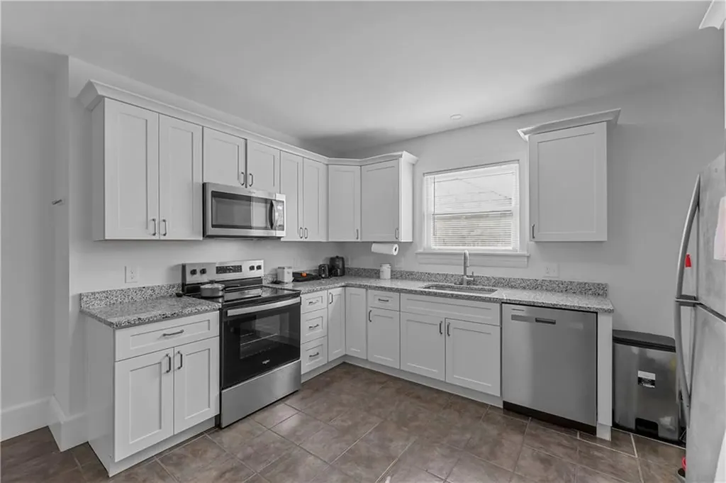 12 Tiffany Street Providence RI 02908