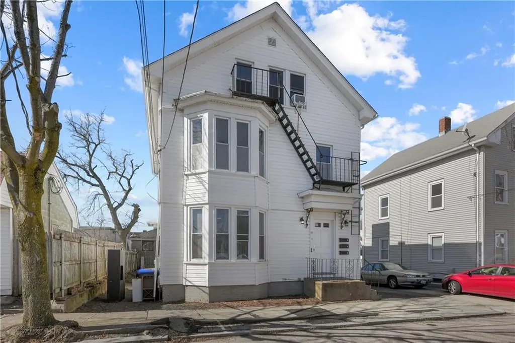 12 Tiffany Street Providence RI 02908