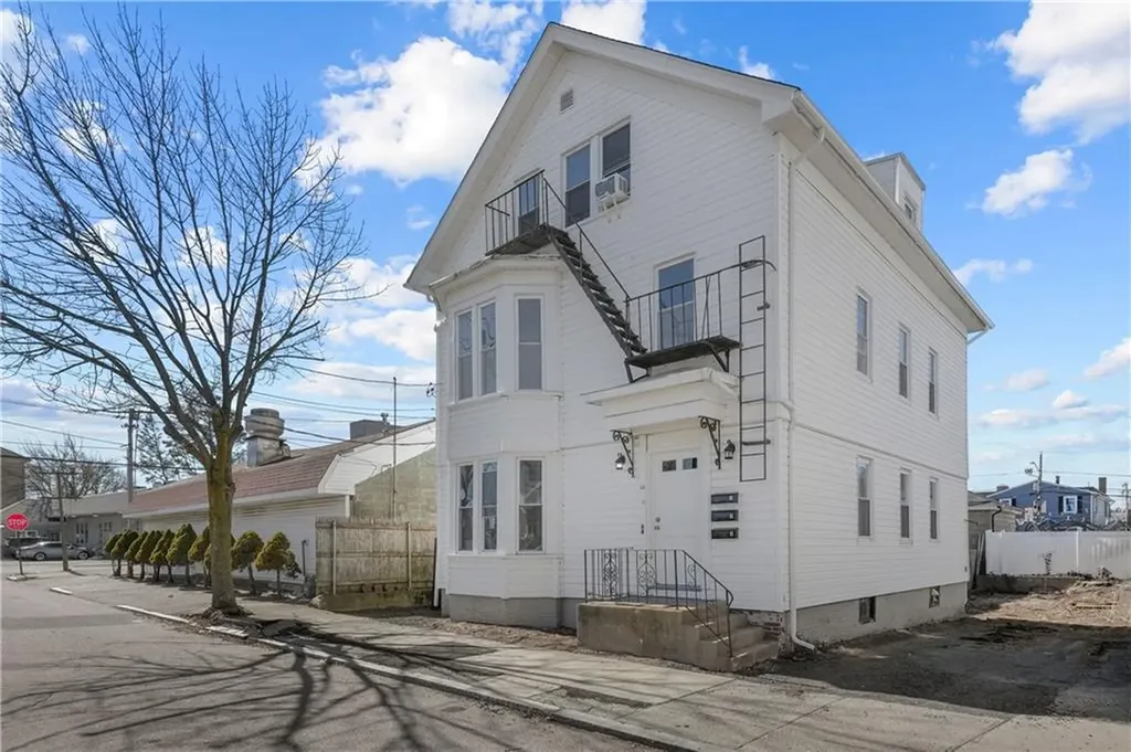 12 Tiffany Street Providence RI 02908