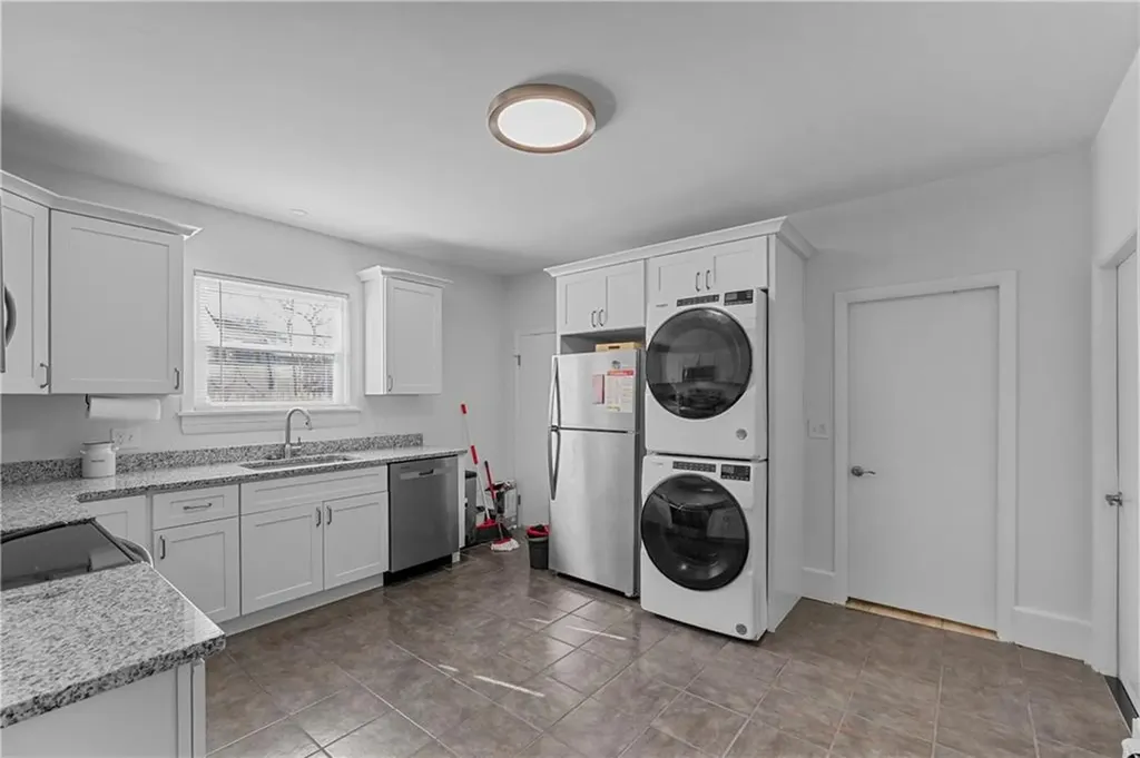 12 Tiffany Street Providence RI 02908