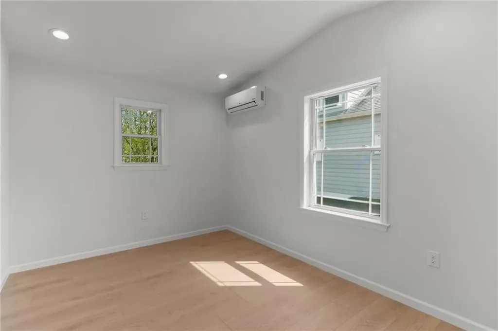 64 Burnside Avenue Narragansett RI 02882