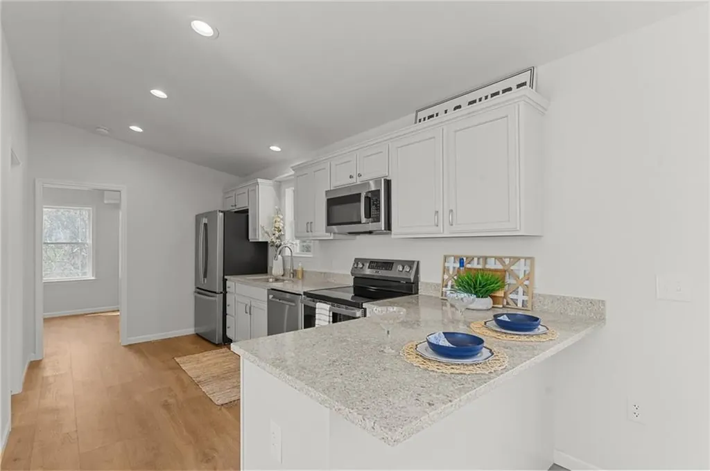 64 Burnside Avenue Narragansett RI 02882