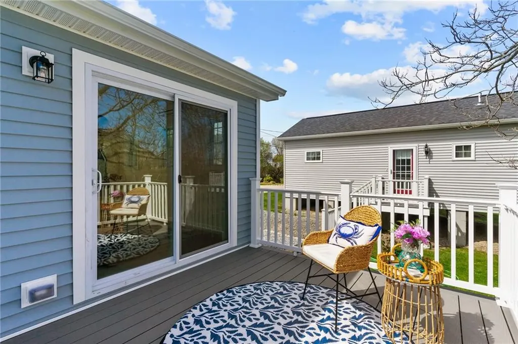 64 Burnside Avenue Narragansett RI 02882