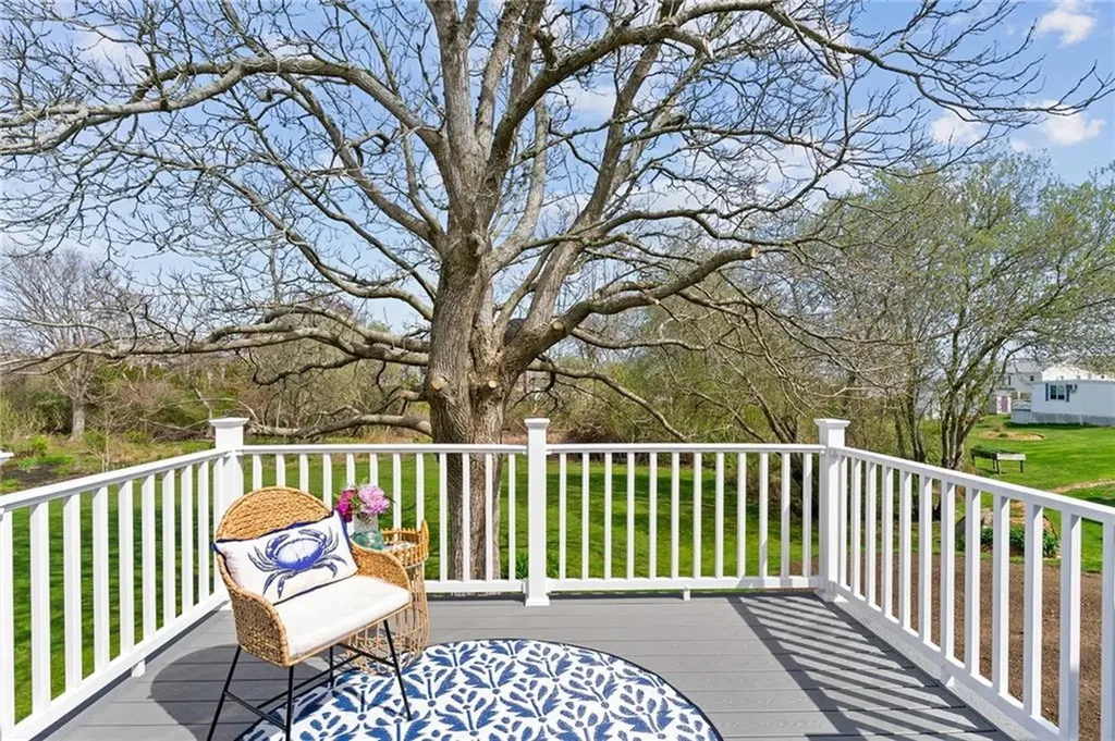 64 Burnside Avenue Narragansett RI 02882