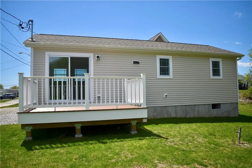 64 Unit 4 Burnside Avenue Narragansett RI 02882