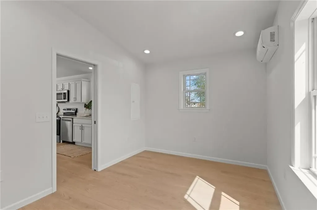 64 Burnside Avenue Narragansett RI 02882