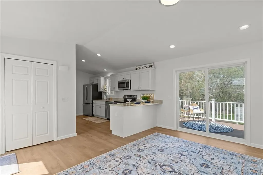 64 Unit 4 Burnside Avenue Narragansett RI 02882