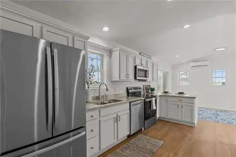 64 Unit 4 Burnside Avenue Narragansett RI 02882