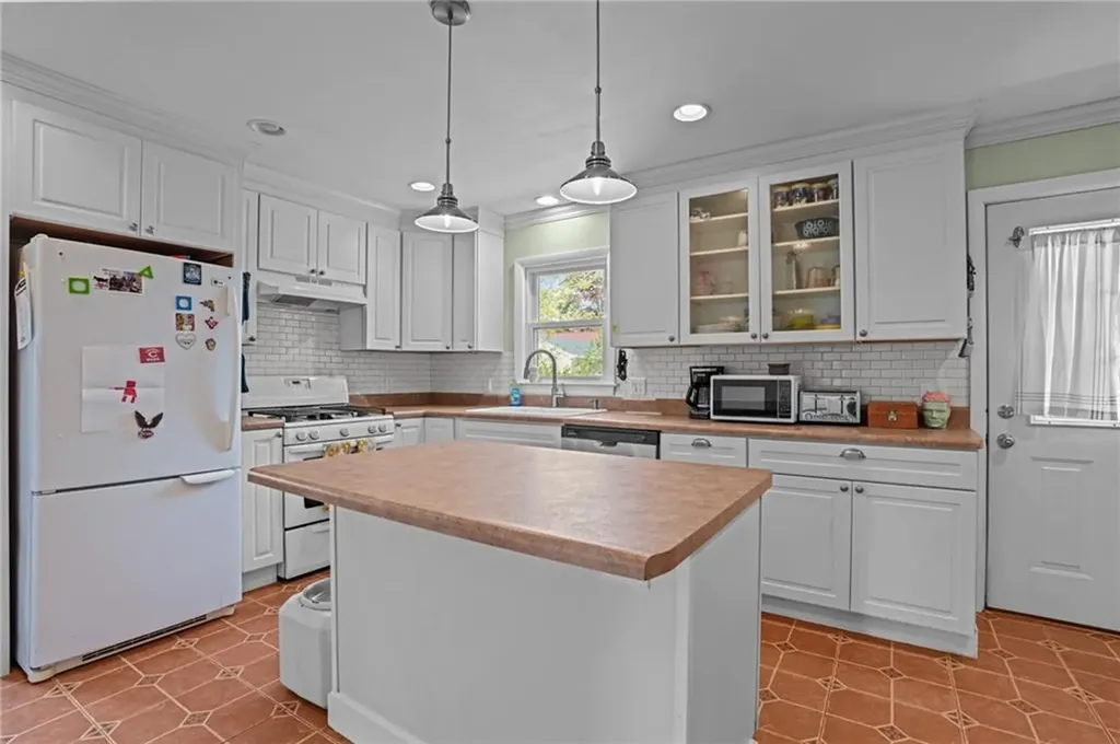 14 Simpson Street North Providence RI 02911