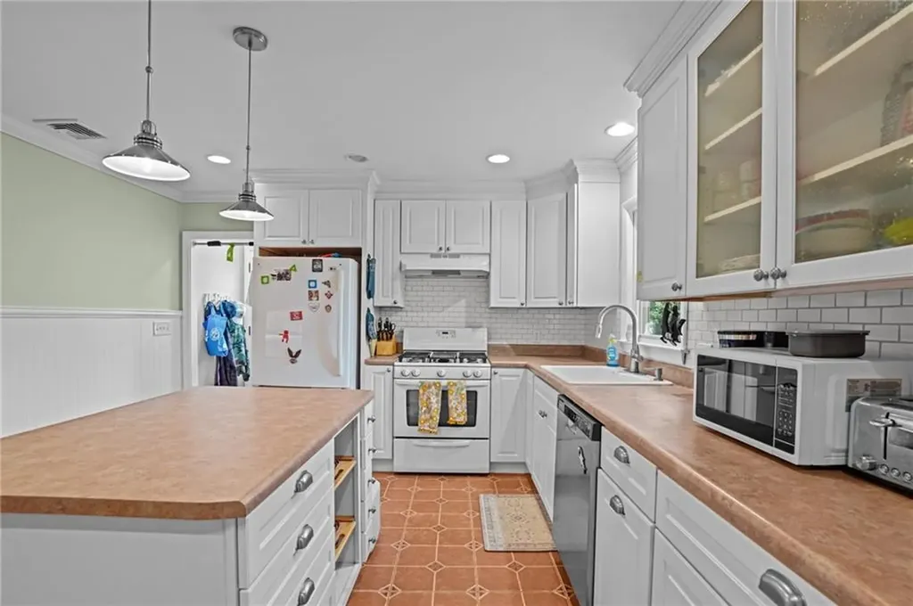 14 Simpson Street North Providence RI 02911